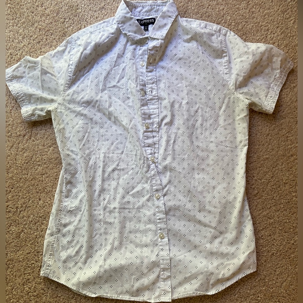 Express Men’s Fitted Short Sleeve Button-Up - Size M!